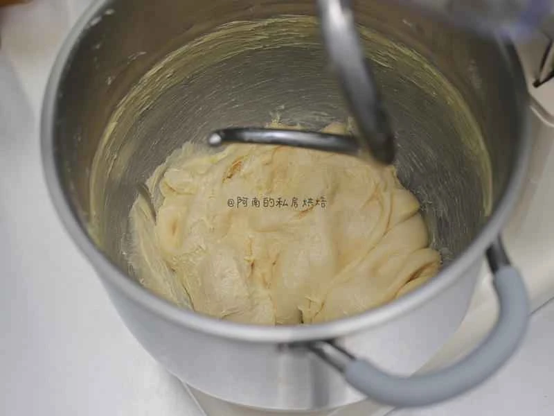 How to make pure milk hand-torn toast: Step 1