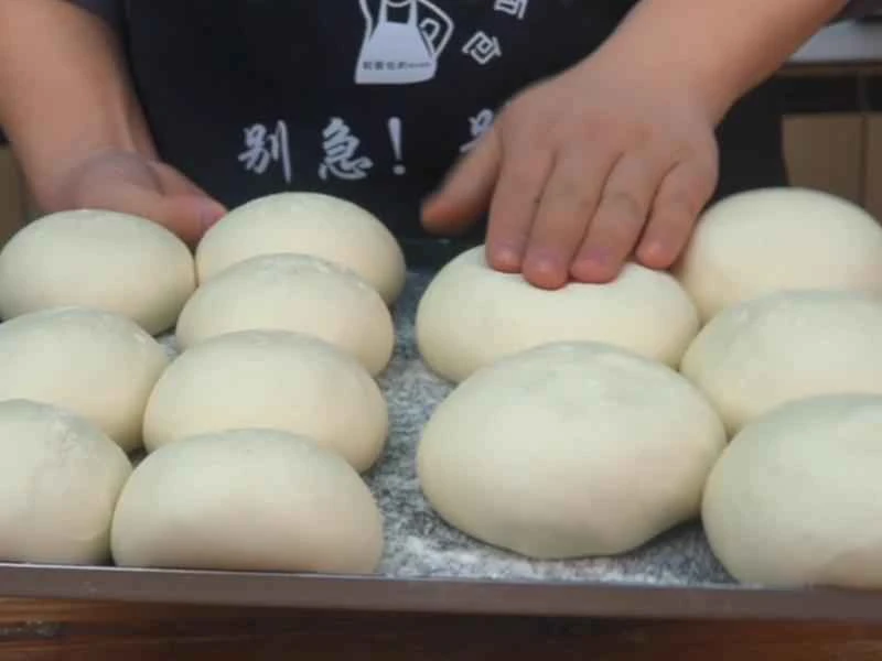 How to make pure milk hand-torn toast: Step 1