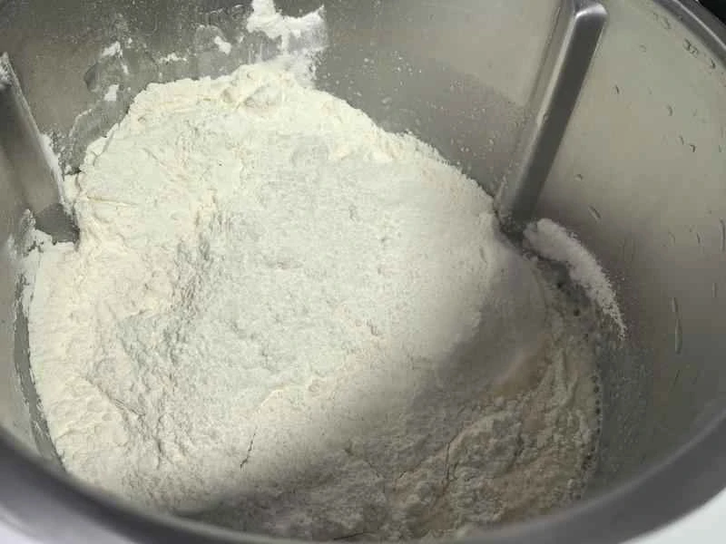 How to make pure milk hand-torn toast: Step 1