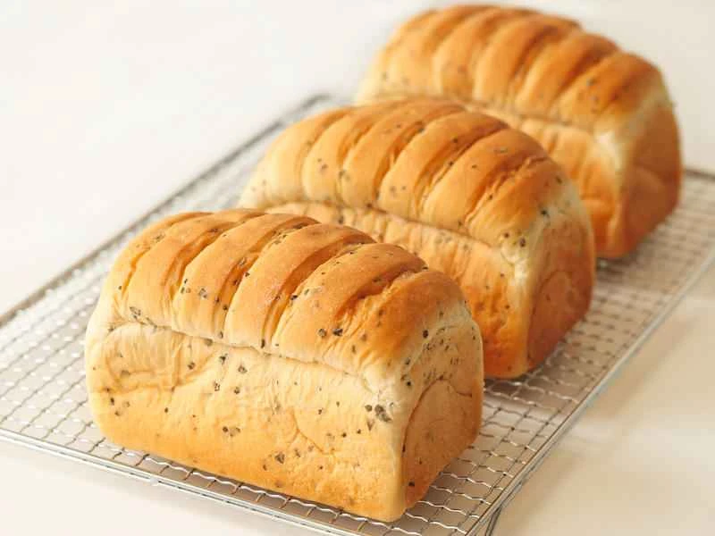 How to make pure milk hand-torn toast: Step 1