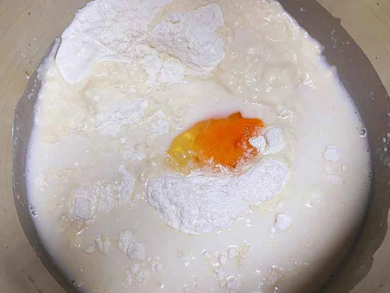 How to make pure milk hand-torn toast: Step 1