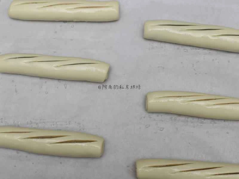 How to make pure milk hand-torn toast: Step 1