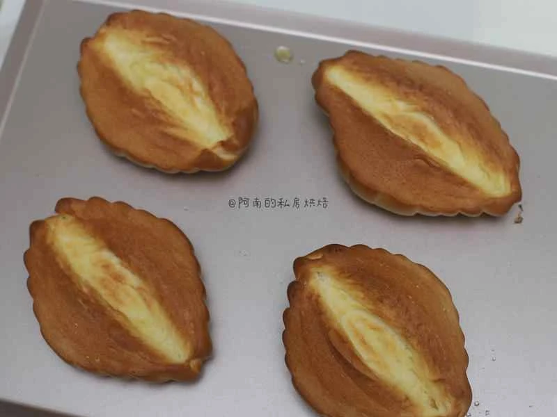 How to make pure milk hand-torn toast: Step 1