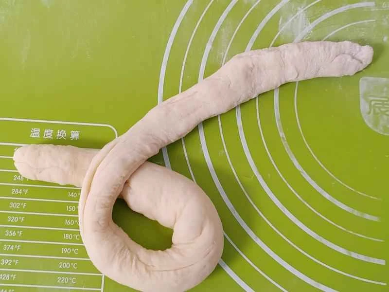 How to make pure milk hand-torn toast: Step 1