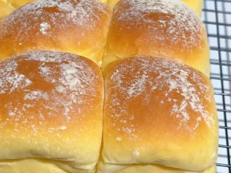 How to make pure milk hand-torn toast: Step 1