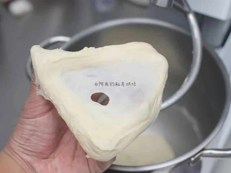 How to make pure milk hand-torn toast: Step 1