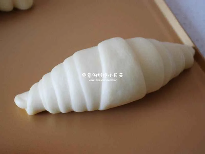 How to make pure milk hand-torn toast: Step 1