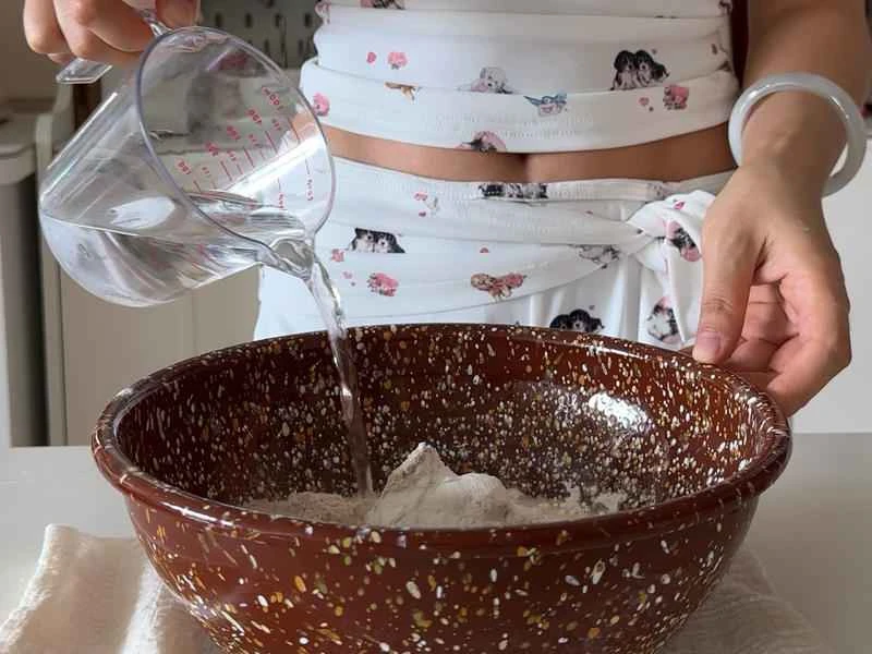 How to make pure milk hand-torn toast: Step 1