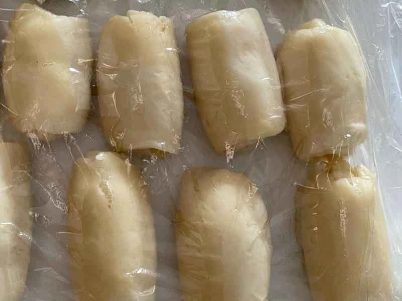 How to make pure milk hand-torn toast: Step 1