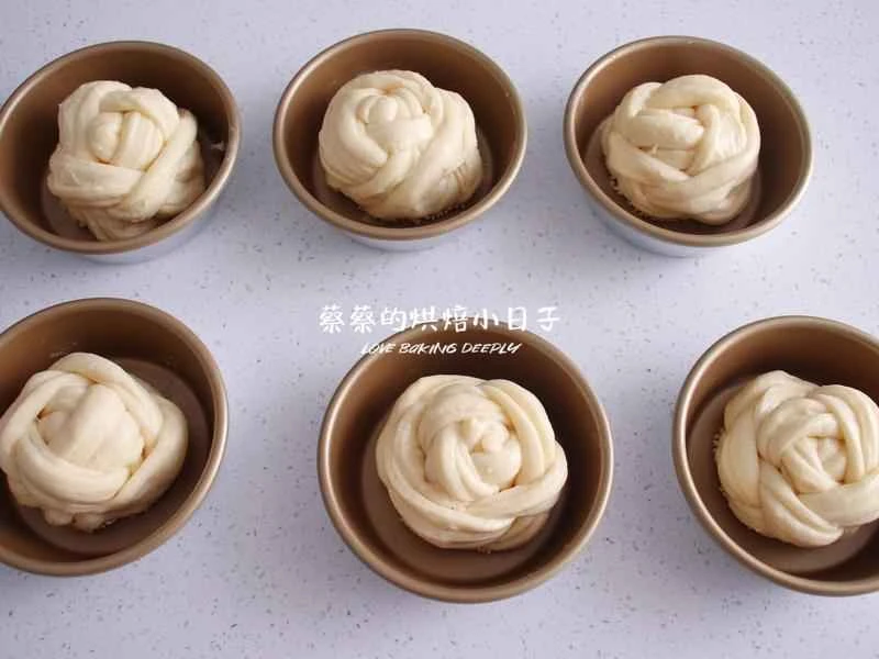 How to make pure milk hand-torn toast: Step 1