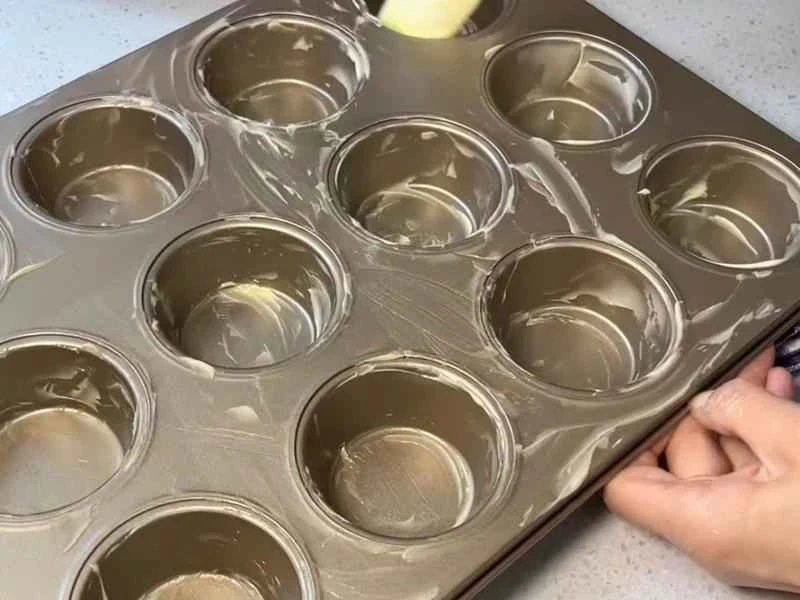 How to make pure milk hand-torn toast: Step 1