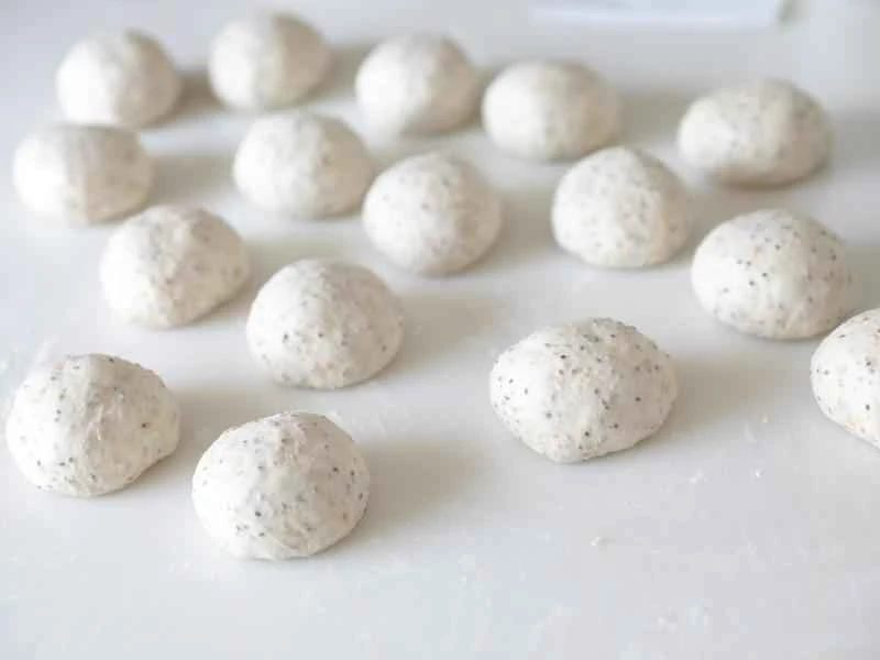 How to make pure milk hand-torn toast: Step 1