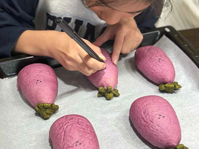 How to make pure milk hand-torn toast: Step 1