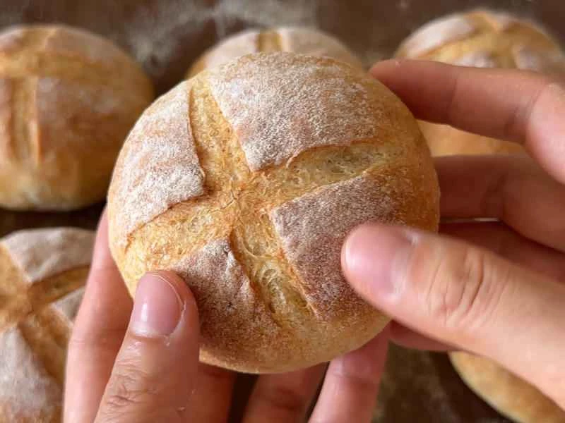 How to make pure milk hand-torn toast: Step 1