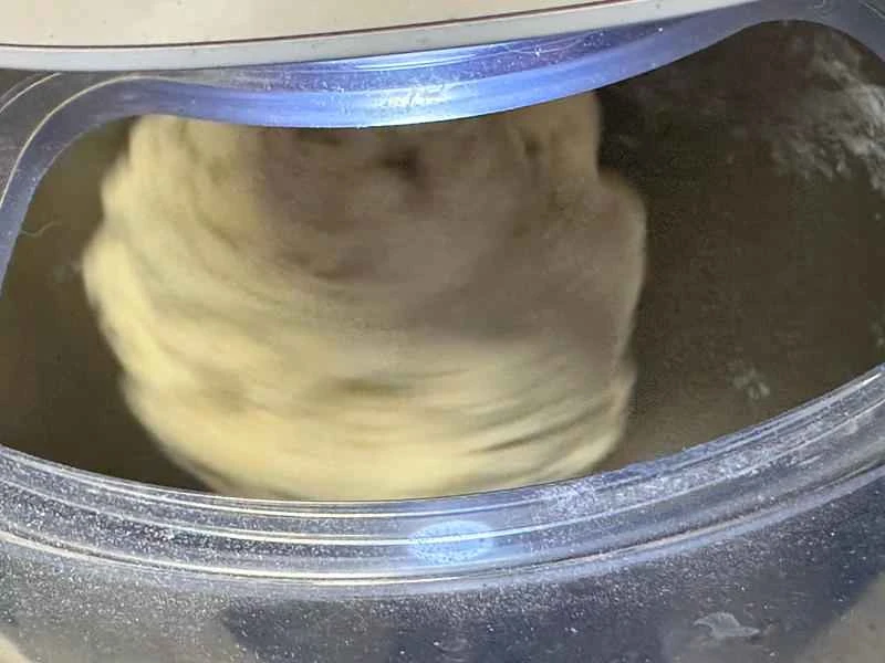 How to make pure milk hand-torn toast: Step 1