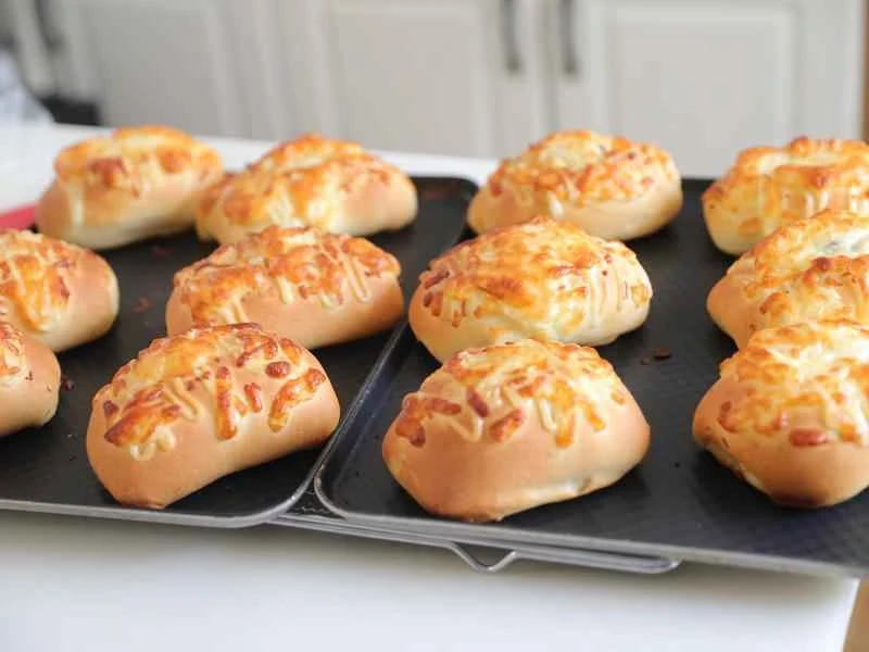 How to make pure milk hand-torn toast: Step 1