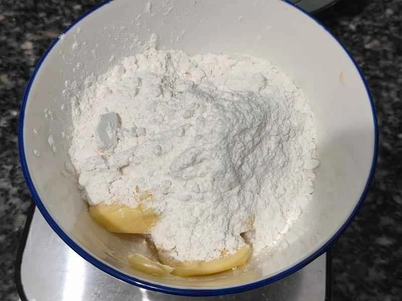 How to make pure milk hand-torn toast: Step 1