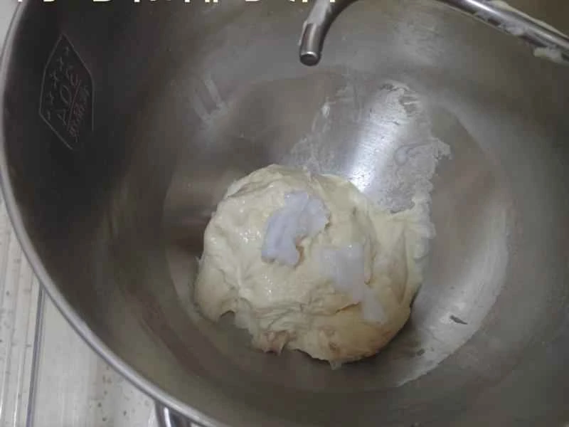 How to make pure milk hand-torn toast: Step 1