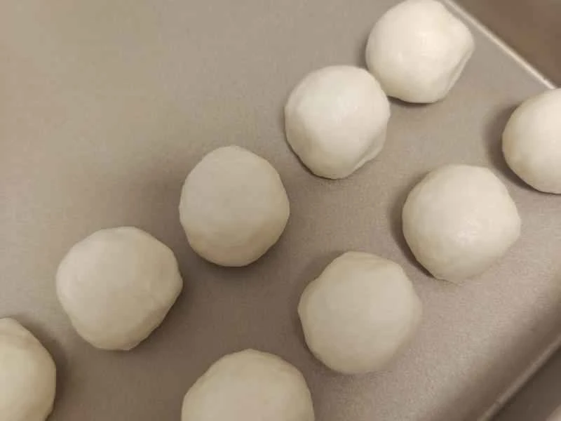 How to make pure milk hand-torn toast: Step 1