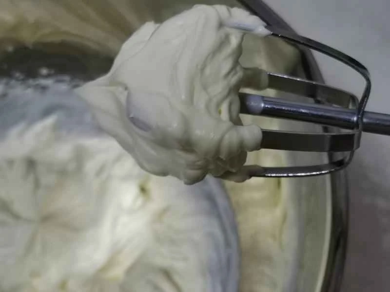 How to make pure milk hand-torn toast: Step 1