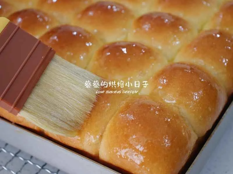 How to make pure milk hand-torn toast: Step 1