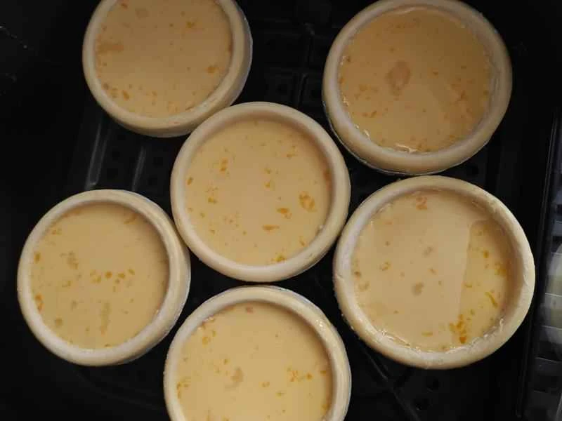 How to make pure milk hand-torn toast: Step 1