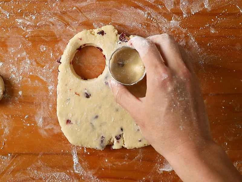 How to make pure milk hand-torn toast: Step 1