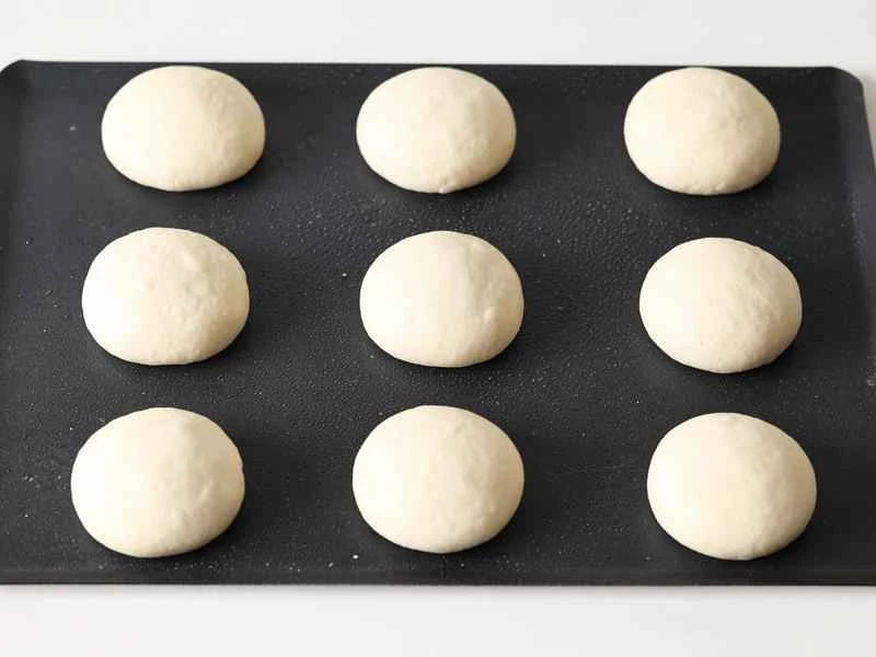 How to make pure milk hand-torn toast: Step 1