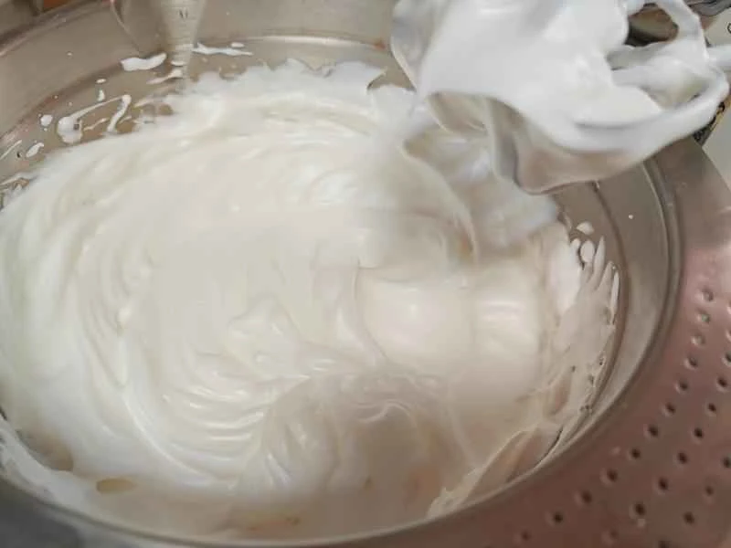 How to make pure milk hand-torn toast: Step 1