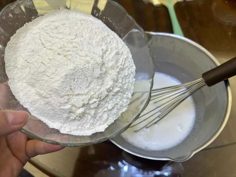 How to make pure milk hand-torn toast: Step 1