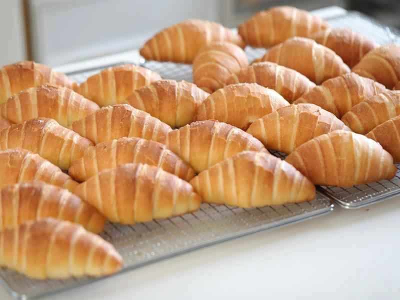 How to make pure milk hand-torn toast: Step 1