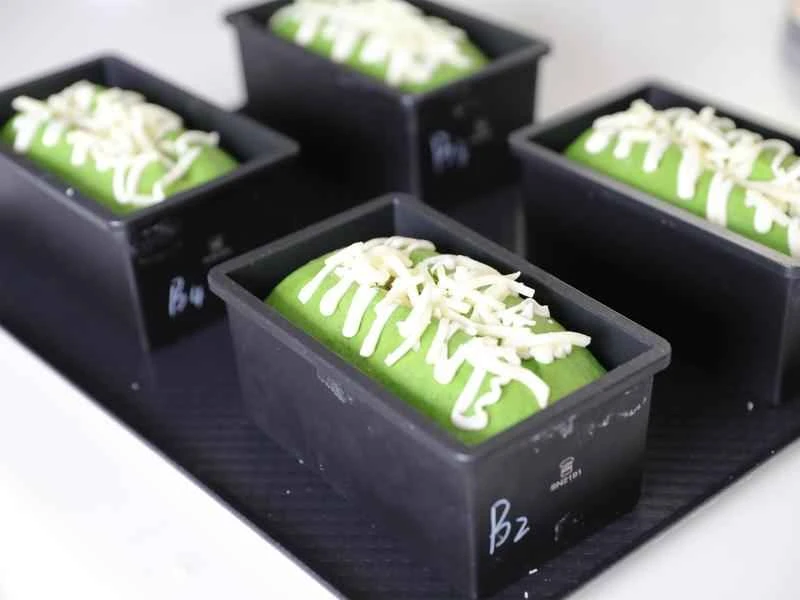 How to make pure milk hand-torn toast: Step 1