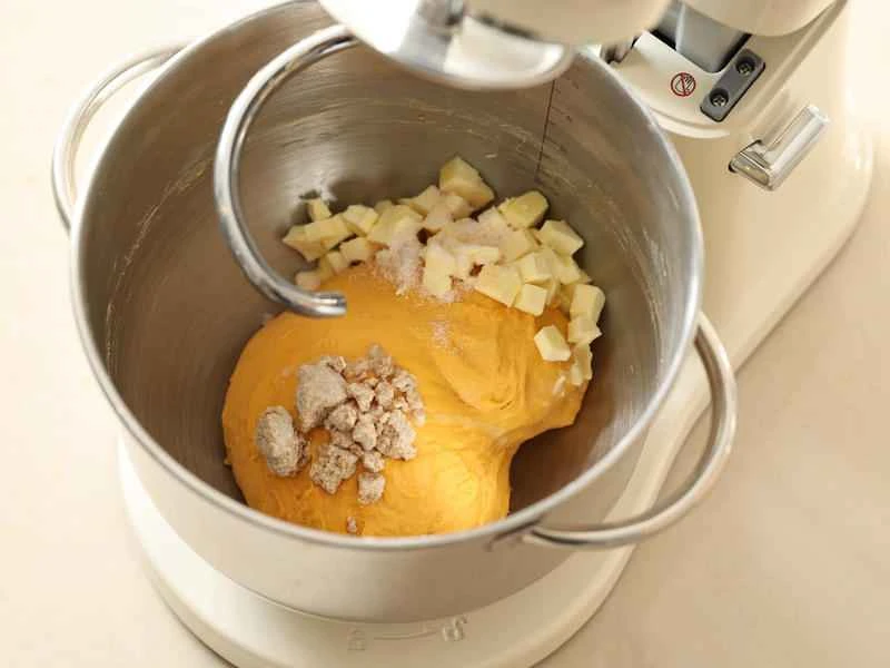 How to make pure milk hand-torn toast: Step 1