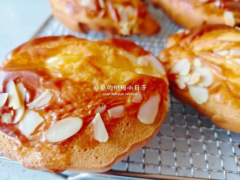 How to make pure milk hand-torn toast: Step 1