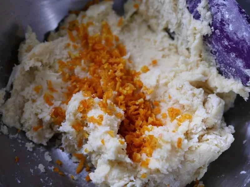 How to make pure milk hand-torn toast: Step 1