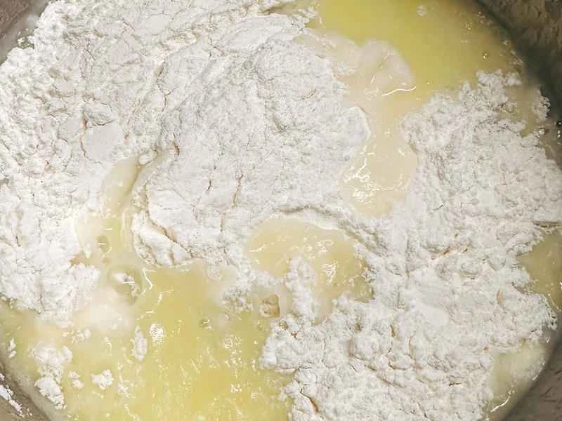 How to make pure milk hand-torn toast: Step 1