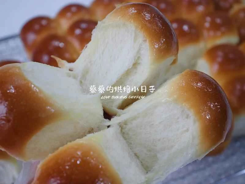 How to make pure milk hand-torn toast: Step 1