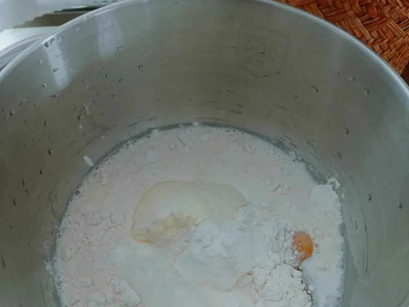 How to make pure milk hand-torn toast: Step 1