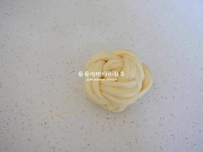 How to make pure milk hand-torn toast: Step 1