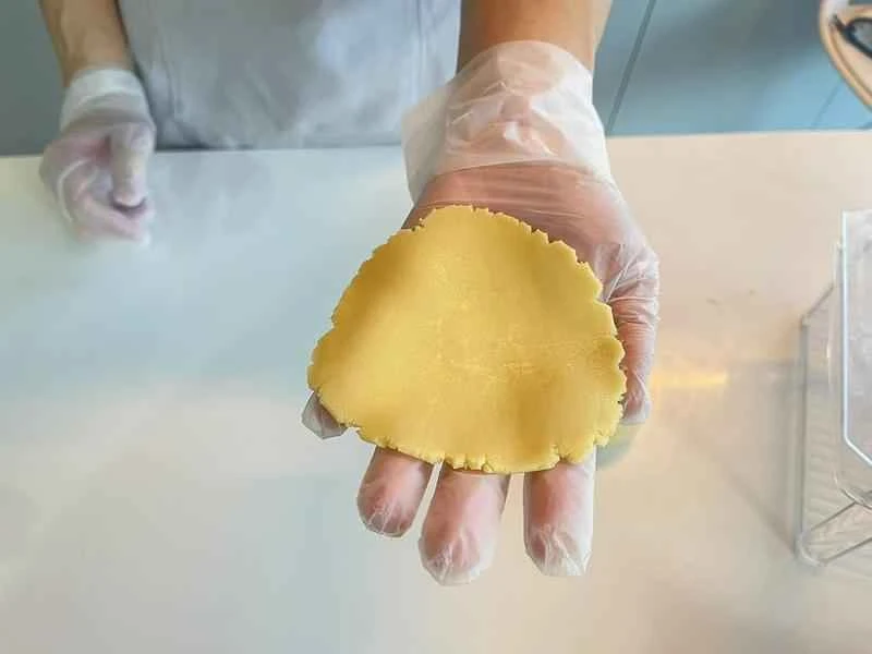 How to make pure milk hand-torn toast: Step 1