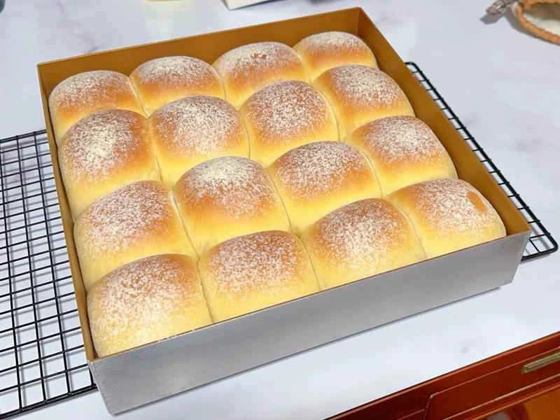 How to make pure milk hand-torn toast: Step 1