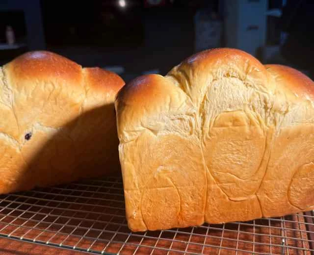 Recipe for super soft, stretchy, and non-collapsed toast bread