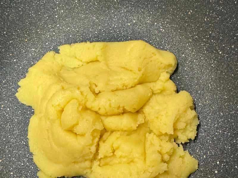 How to make pure milk hand-torn toast: Step 1