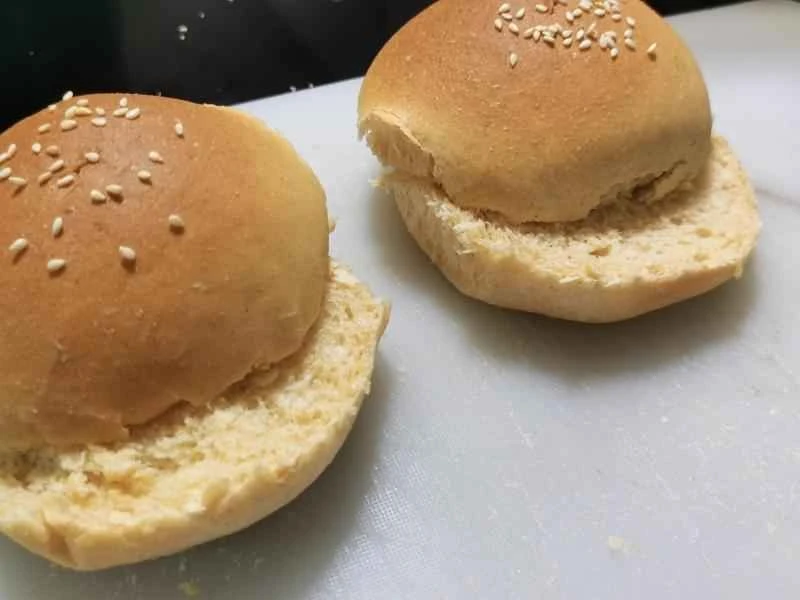 How to make pure milk hand-torn toast: Step 1