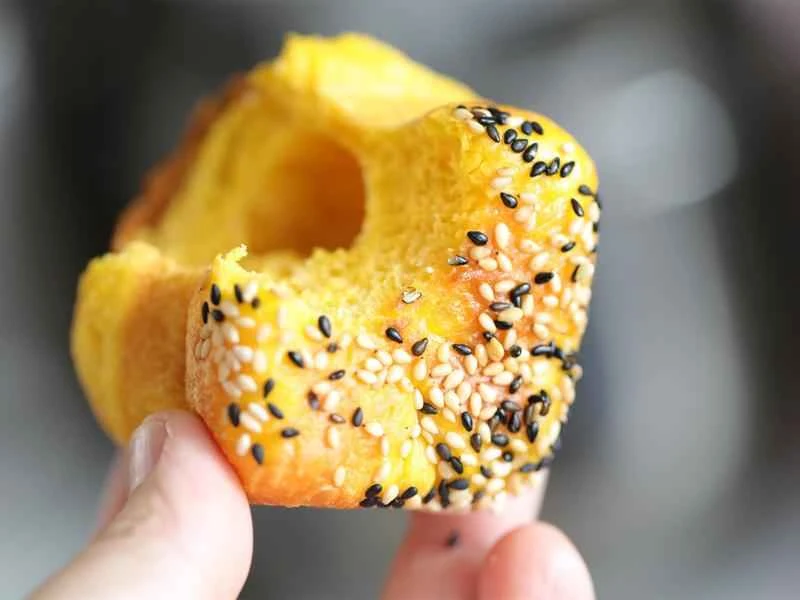 How to make pure milk hand-torn toast: Step 1