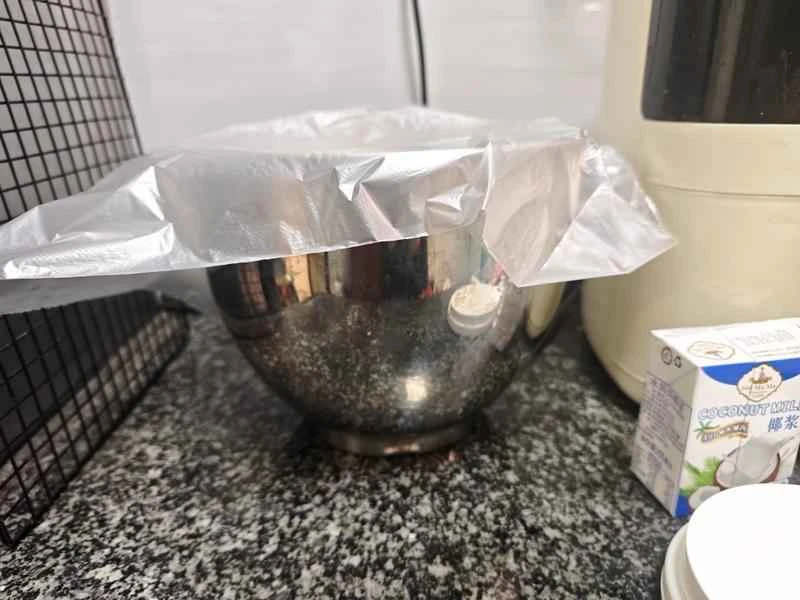 How to make pure milk hand-torn toast: Step 1