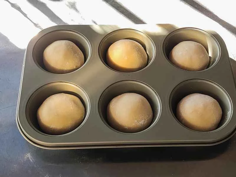 How to make pure milk hand-torn toast: Step 1