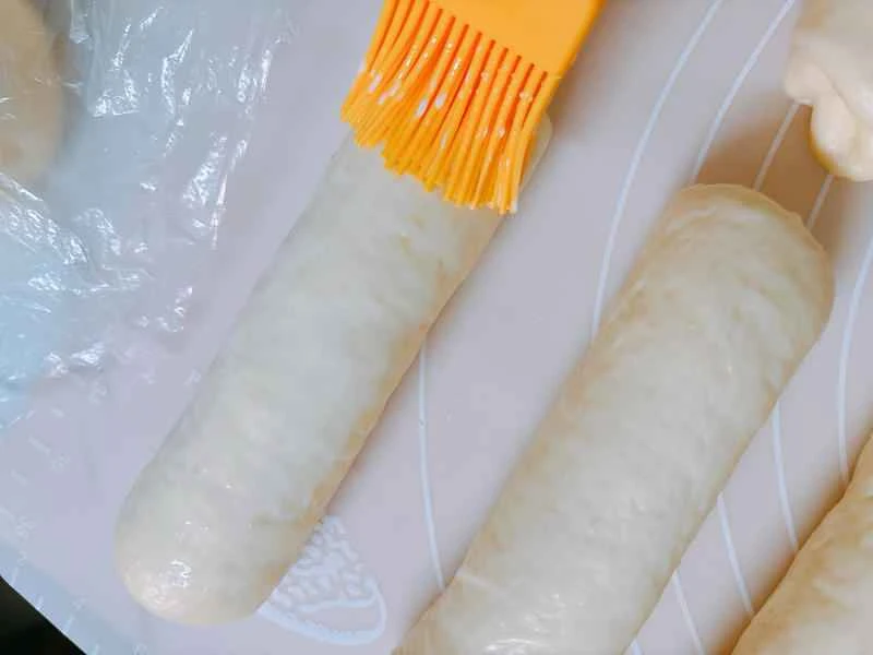 How to make pure milk hand-torn toast: Step 1