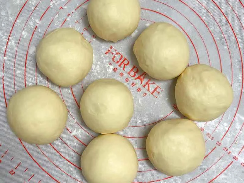 How to make pure milk hand-torn toast: Step 1