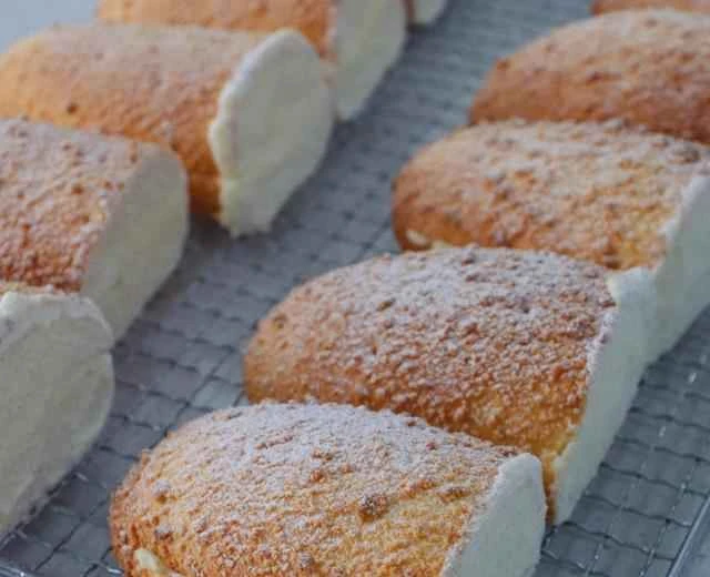 Who understands this joy? | A bite of soft, juicy cheese bun